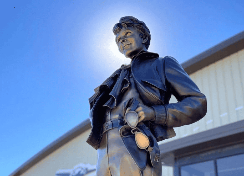 Amelia Statue in Sun
